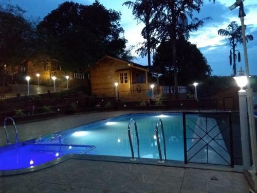 Hotel Cozywoods Hill Resort