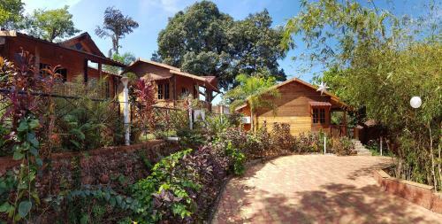 Hotel Cozywoods Hill Resort