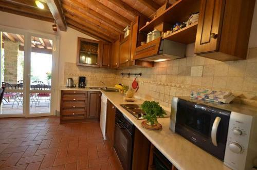 Poschini Villa Sleeps 12 Pool Air Con Wifi