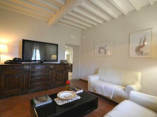 Adatti Villa Sleeps 12 Pool Wifi
