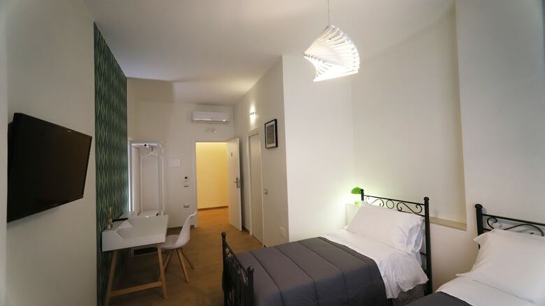 Hostal 1970 Rooms
