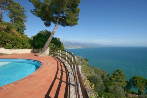 Zaneca Apartment Sleeps 6 Pool Wifi