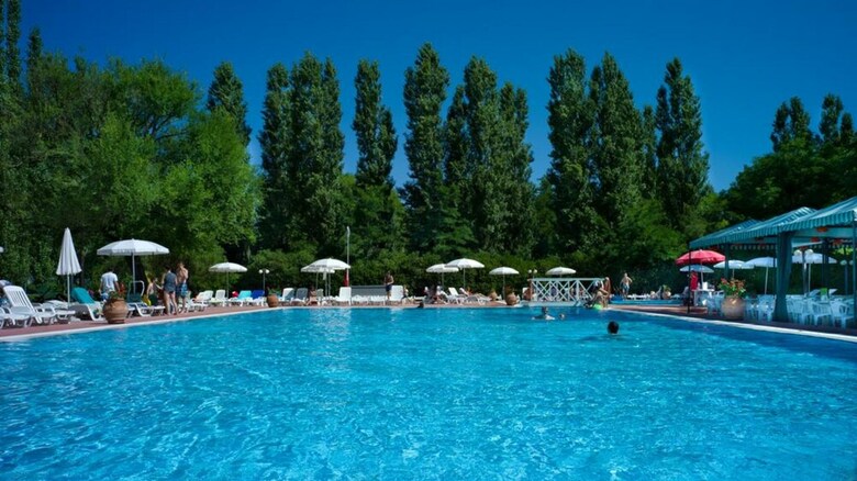 Isamar Holiday Village