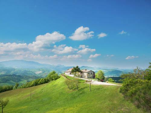Fabulous Mansion In Sant'angelo In Vado With Swimming Pool