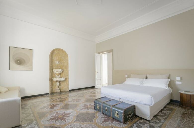 Hostal Genova46 Suites & Rooms