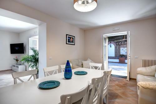 Villa Echis House