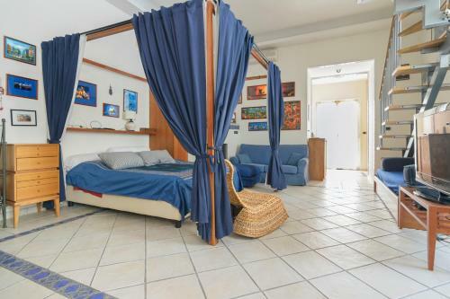 Antignano Halldis Apartment