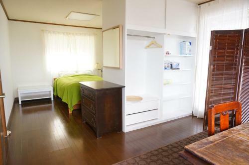 Atelier Bee's Knees Bed & Breakfast