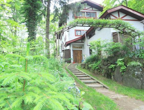 Lodge Woodruff