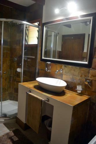 Shimba Hills Green Safari Lodge