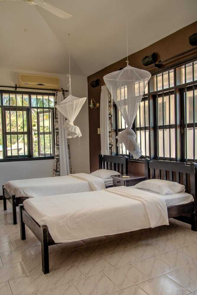 Hotel Bahari Dhow Beach Villas