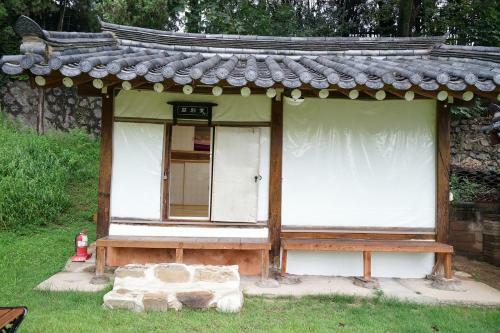 Hostal Former Guamseowon Hanok Guesthouse