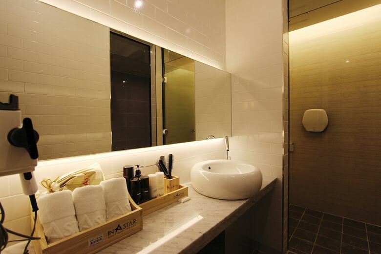 Instar Tourist Hotel