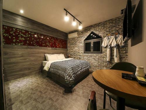 Bupyeong Fox Avenue Hotel