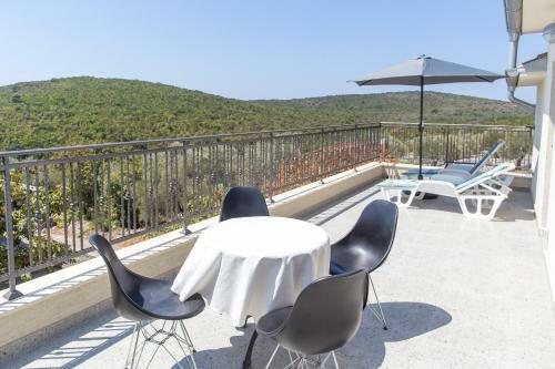 Lovor Villa