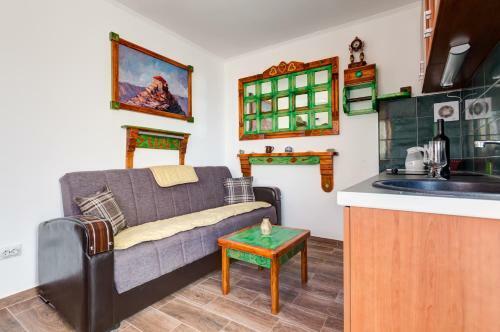 David & Hanna Apartments