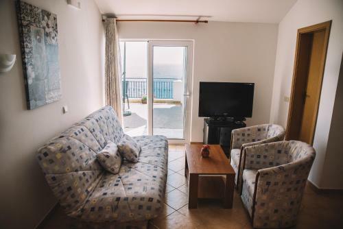 Apartments Hollaj
