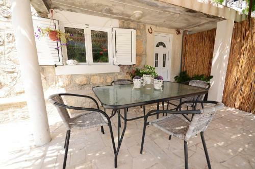 Apartamento Stone House Dragutinovic