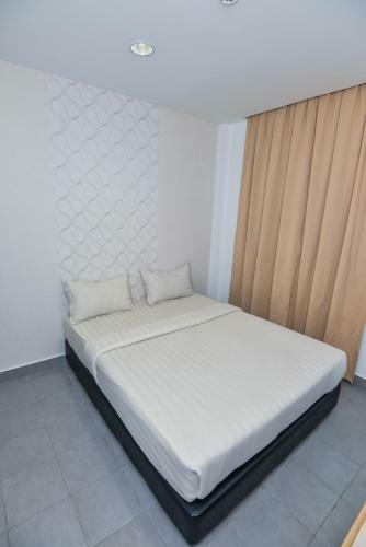 Alpha Hotel