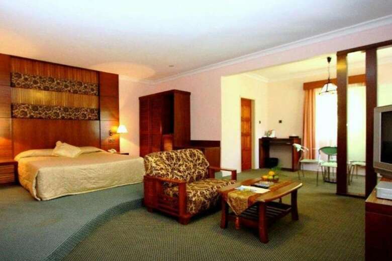 Hotel Rompin Beach Resorts