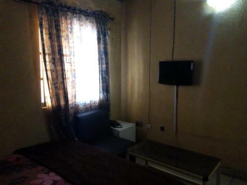 Adebayowa Hotel
