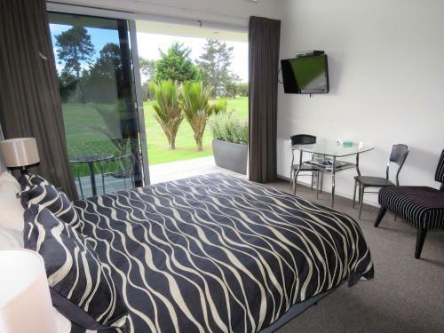 The Links Carters Beach Apartments