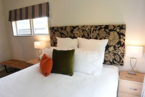 Bed & Breakfast Shy Cottage And Studio
