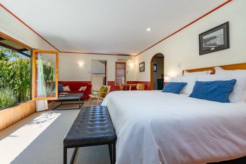 Bed & Breakfast Shy Cottage And Studio