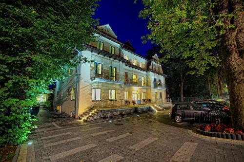 Hostal Parkowy Dworek