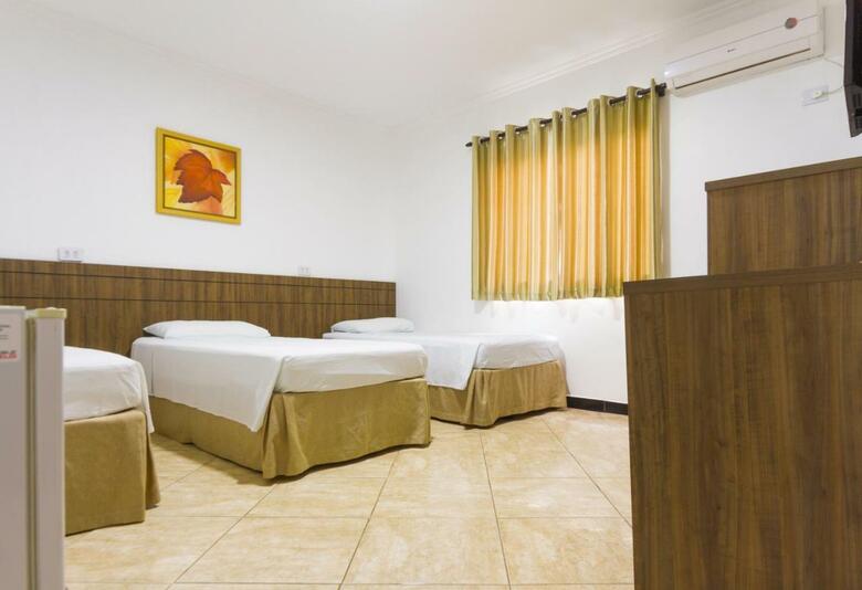 Hotel Holiday