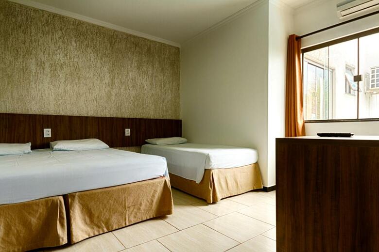Hotel Holiday