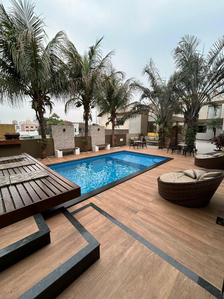 Hotel Holiday