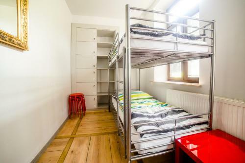 Mjhostel