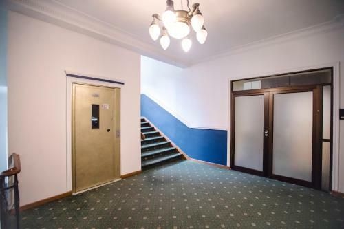 Bed & Breakfast Bristol Economy
