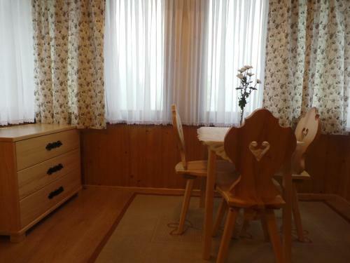 Hostal 9 Si? Drewniany Dom