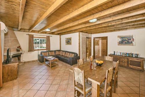 Barros De Sao Joao Villa Sleeps 6 Air Con