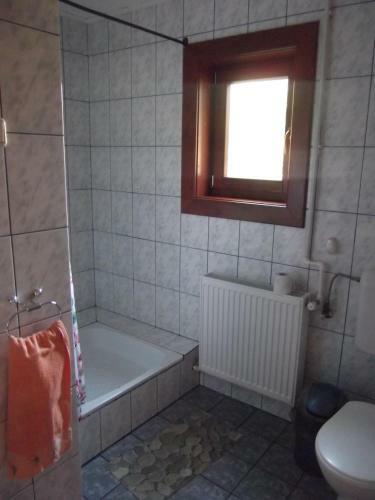 Any Kulcsosh�z
