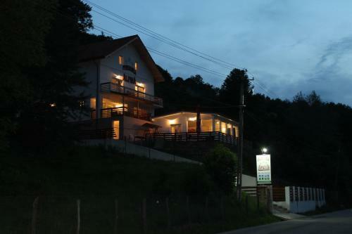 Hostal Pensiunea Alpina