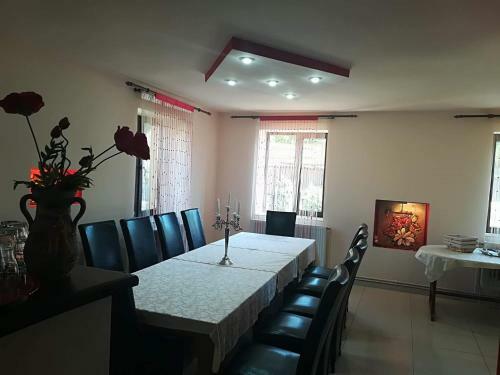 Hostal Casa De Vacanta Silvia Varmaga