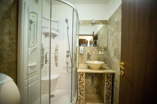 Hotel Mbi Travel Inn