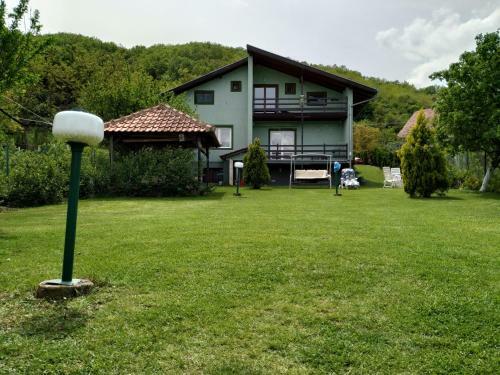 Prenociste Na Dunavu