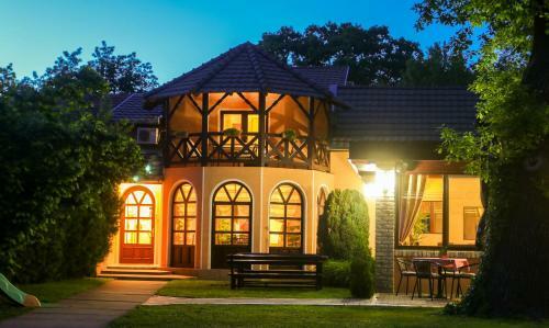 Hostal Guesthouse Villa Elizabet