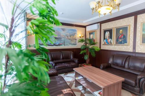 Sem Admiralov Hotel