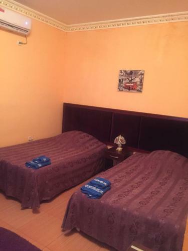 Hostal Ronai Holl Guest House