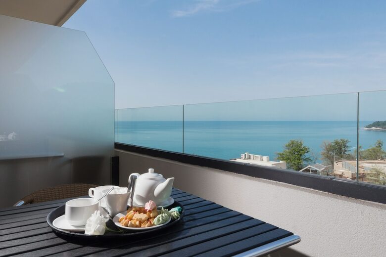 Lavicon Apart Hotel Collection