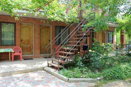 Hostal Guesthouse On Trudyaschikhsya