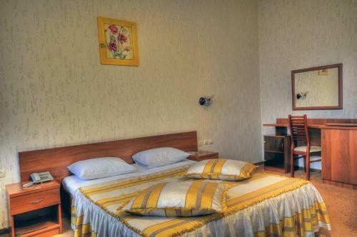Kadgaron Hotel