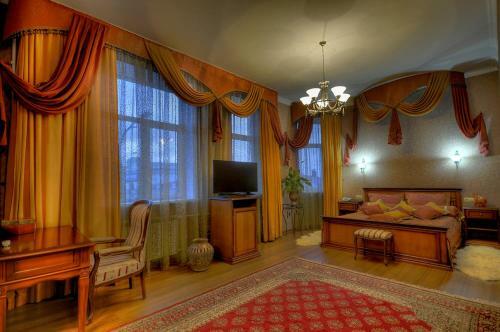 Kadgaron Hotel