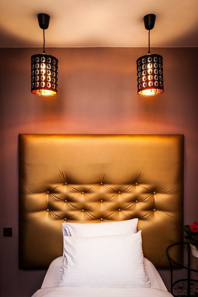 Leo Hotel