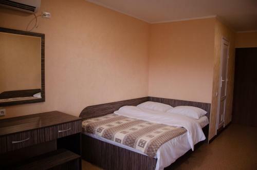 Hostal Raduga Guest House